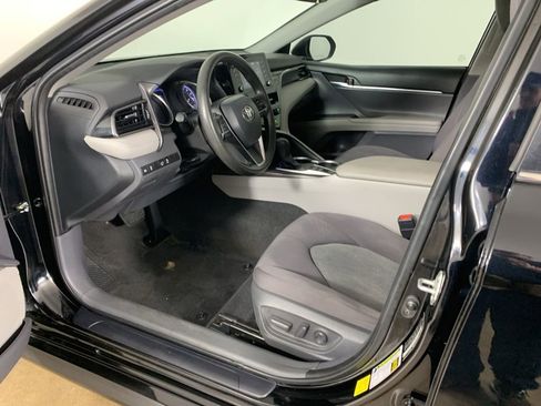 Used 2021 Toyota Camry LE FWD image 29