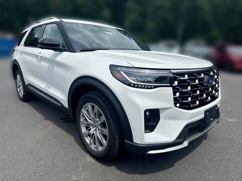 New 2026 Ford Explorer Platinum AWD/4WD image 2