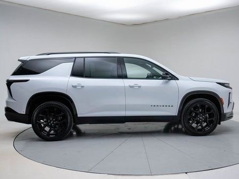 New 2026 Chevrolet Traverse RS FWD image 9