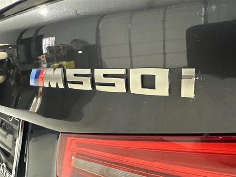 Used 2020 BMW M550i xDrive image 10