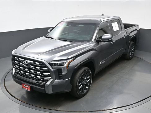 Used 2025 Toyota Tundra Platinum AWD/4WD image 38