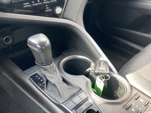 Used 2022 Toyota Camry XSE w/ Navigation Package image 27