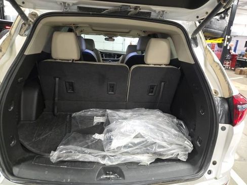 Used 2019 Buick Enclave Essence FWD image 12