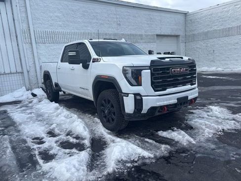 Used 2024 GMC Sierra 2500 AT4 w/ AT4 Preferred Package image 1