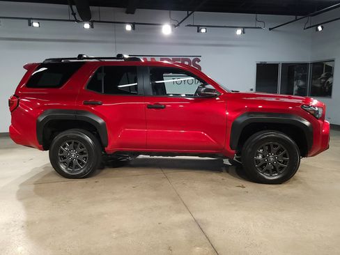 Certified 2025 Toyota 4Runner SR5 image 8