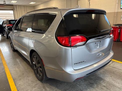 Used 2019 Chrysler Pacifica Limited w/ Advanced Safetytec Group FWD image 6