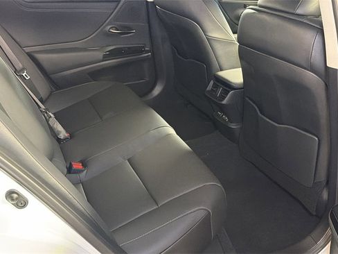 Certified 2025 Lexus ES 350 w/ Premium Package image 14