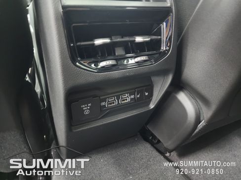 New 2025 Jeep Grand Cherokee Limited w/ Black Appearance Package image 38