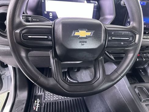 Used 2024 Chevrolet Colorado W/T image 11