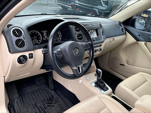 Used 2015 Volkswagen Tiguan SEL image 13