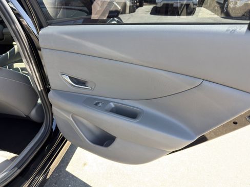 Used 2023 Hyundai Elantra SEL w/ Convenience Package FWD image 13
