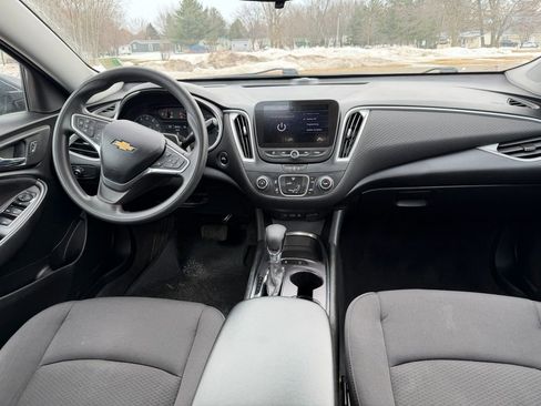 Used 2022 Chevrolet Malibu LS w/ Driver Confidence Package II image 9