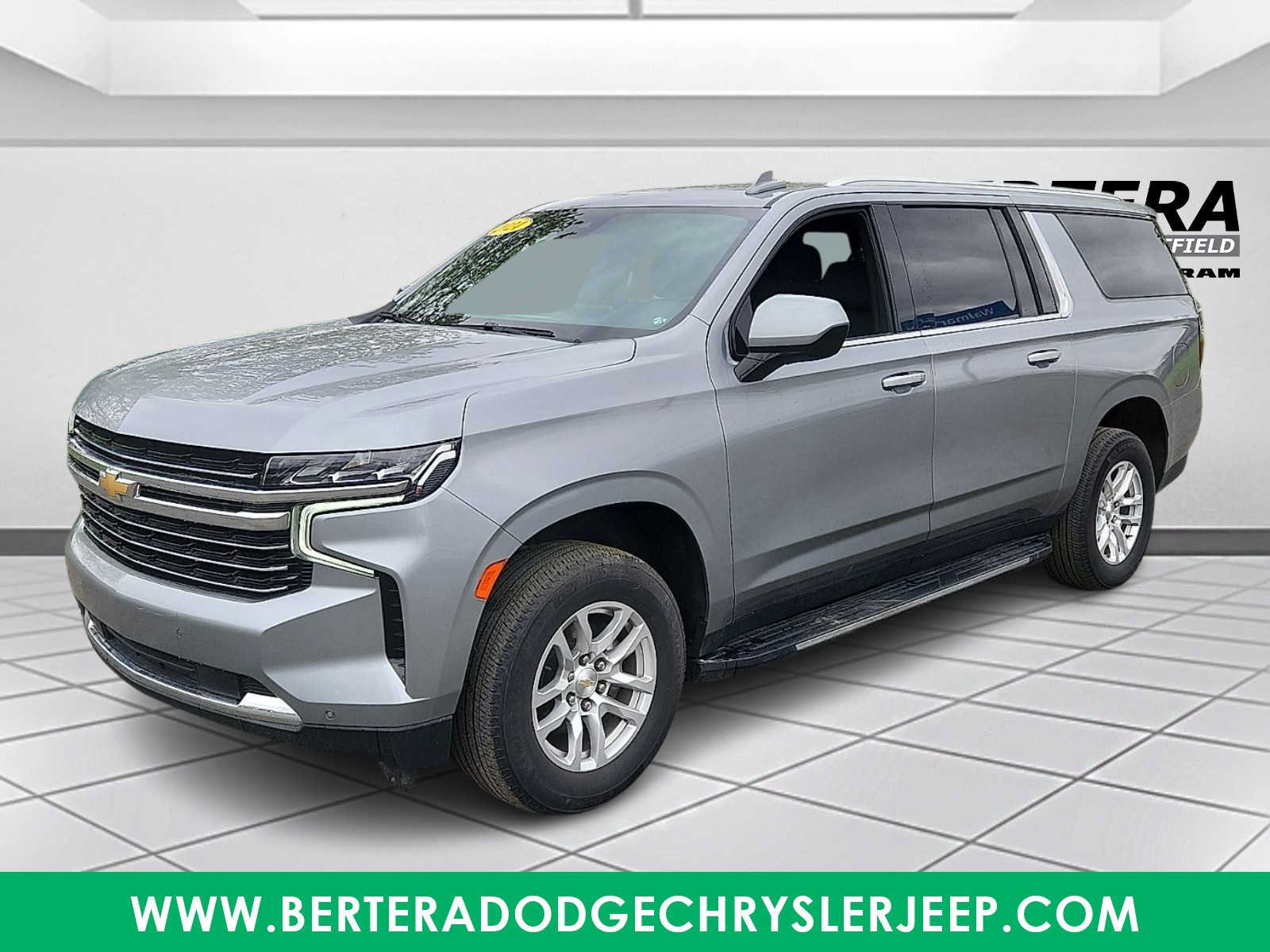 Used 2024 Chevrolet Suburban LT AWD/4WD image 3