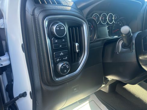 Used 2023 Chevrolet Silverado 2500 LT image 15