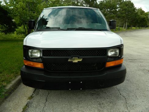 Used 2014 Chevrolet Express 3500 LS w/ Cold Climate Package RWD image 2