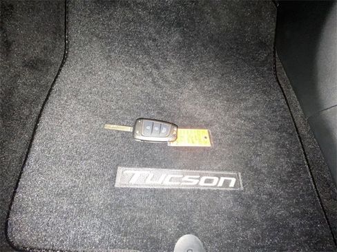 Used 2024 Hyundai Tucson SE image 27
