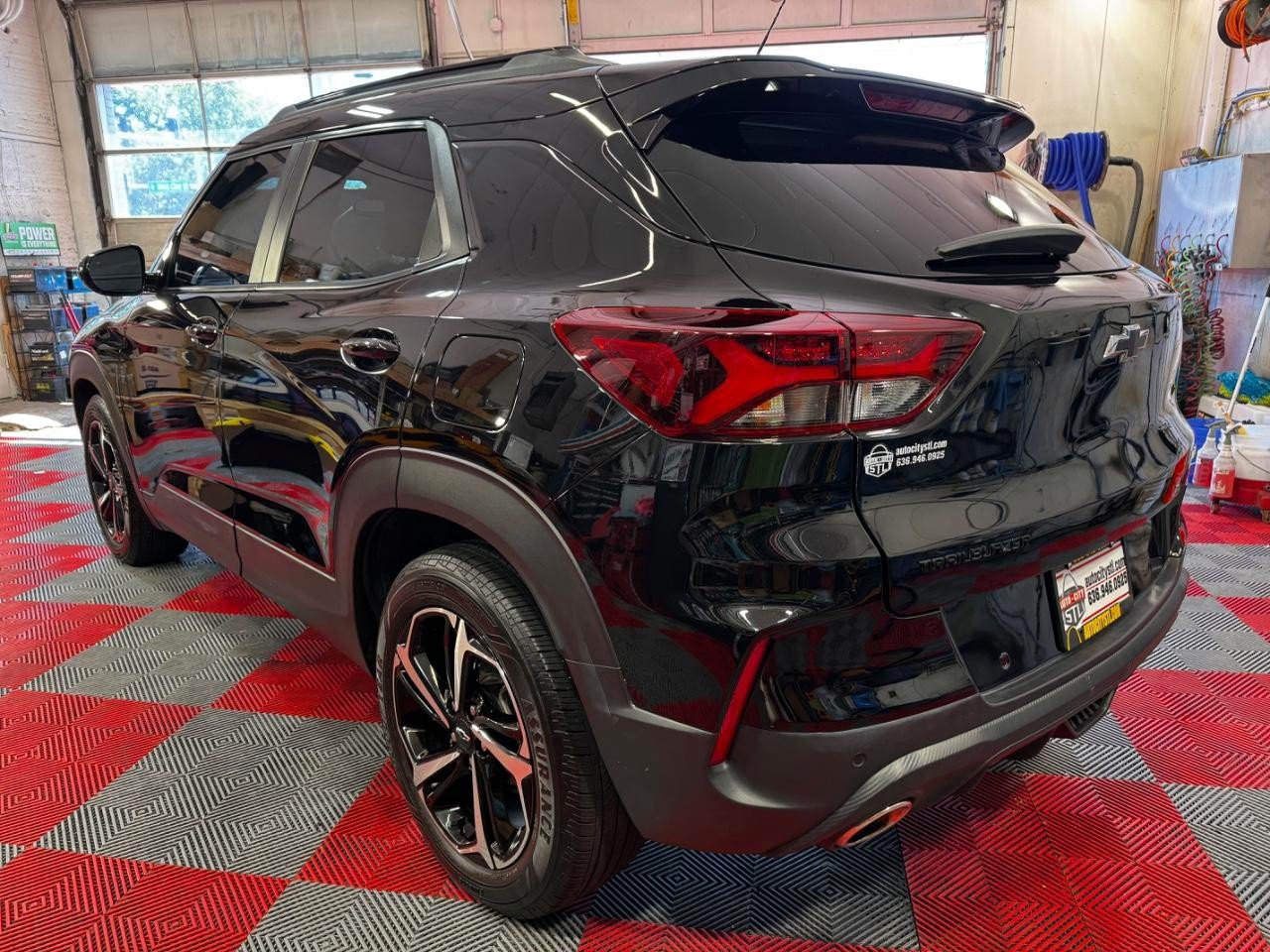 Used 2021 Chevrolet TrailBlazer RS w/ Sun and Liftgate Package FWD image 5