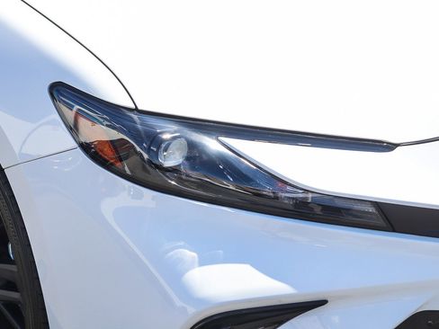 Used 2026 Toyota Camry Hybrid w/ Multimedia Upgrade Package image 5