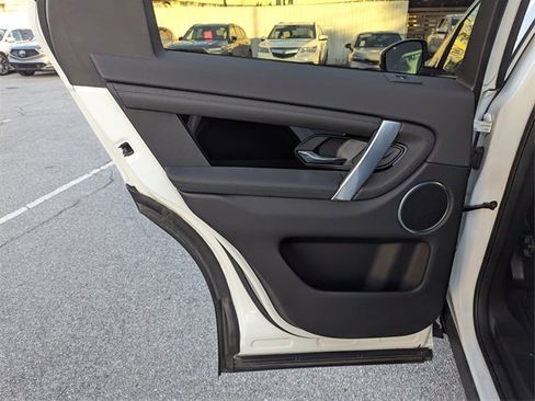 Used 2020 Land Rover Discovery Sport image 26