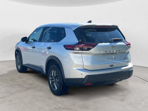 Used 2024 Nissan Rogue S AWD/4WD image 3