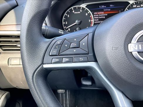 Used 2025 Nissan Altima 2.5 SV FWD image 22