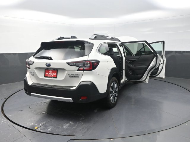 Used 2025 Subaru Outback Touring XT AWD/4WD image 44