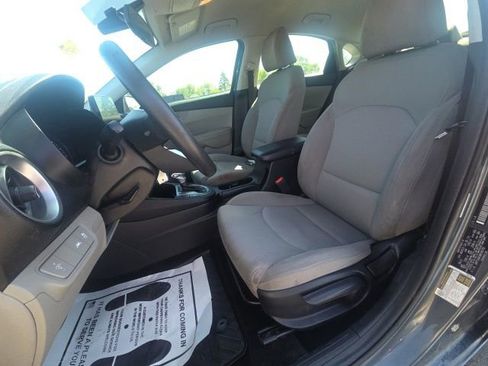 Used 2021 Kia Forte LXS FWD image 19