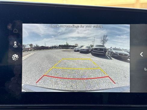 Used 2025 Hyundai Elantra Limited image 29