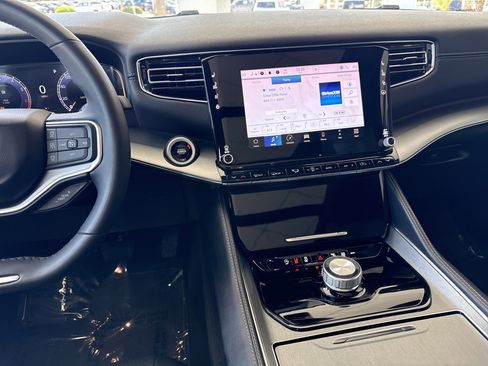 Used 2024 Jeep Wagoneer Series II image 29