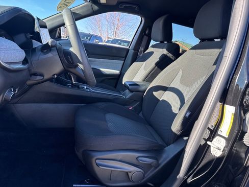 Used 2023 Jeep Compass Sport image 15