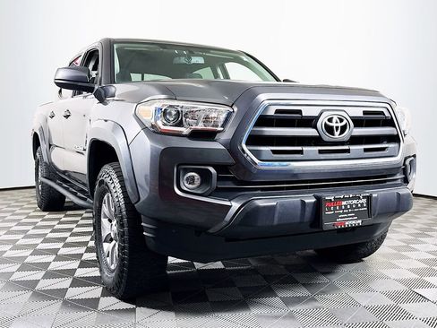 Used 2017 Toyota Tacoma SR5 w/ Tow Package image 1