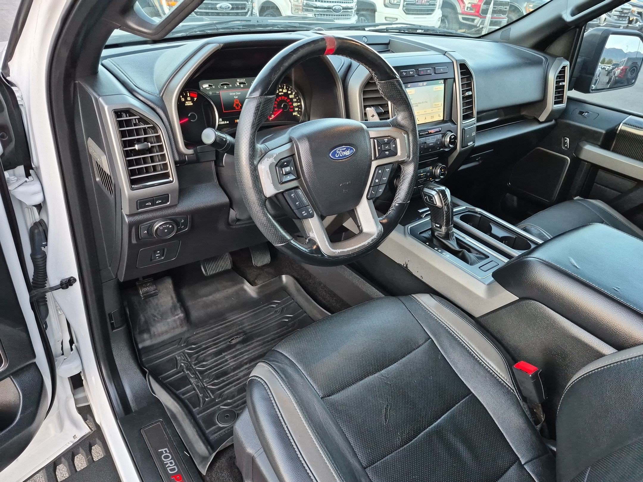 Used 2018 Ford F150 Raptor w/ Equipment Group 802A Luxury AWD/4WD image 16