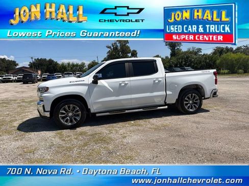Used 2020 Chevrolet Silverado 1500 LT AWD/4WD image 3