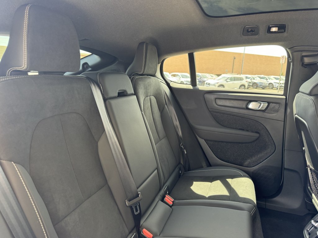 Used 2023 Volvo C40 P8 Recharge Plus w/ Protection Package Premier AWD/4WD image 38