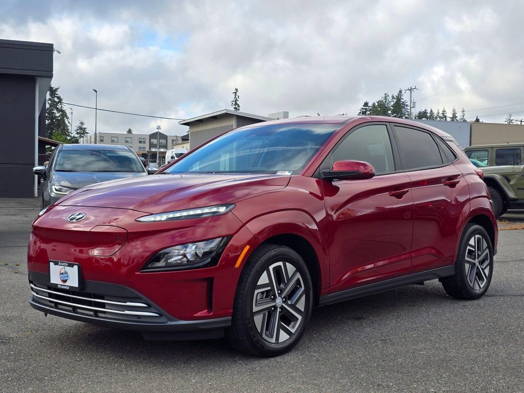 Used 2023 Hyundai Kona SE FWD image 3