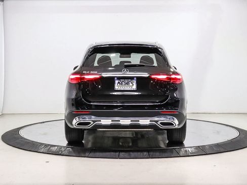 Used 2023 Mercedes-Benz GLC 300 image 3