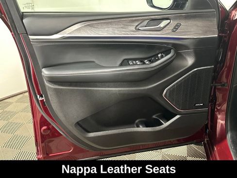 Used 2024 Jeep Grand Cherokee Overland image 15