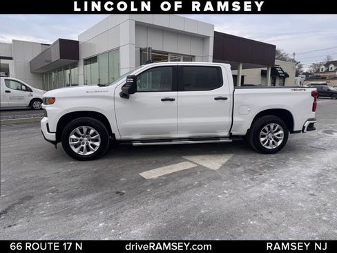 Used 2021 Chevrolet Silverado 1500 Custom w/ Custom Max Trailering Package image 2