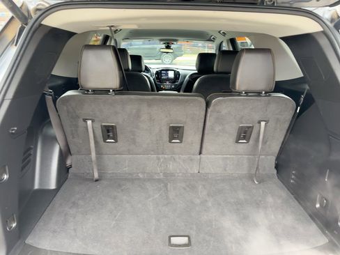 Used 2020 Chevrolet Traverse RS image 35