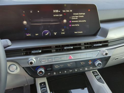 Certified 2024 Kia Telluride S w/ S Sunroof Package FWD image 17