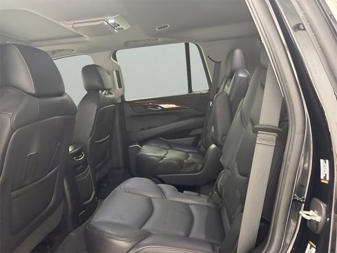 Used 2018 Cadillac Escalade Premium Luxury image 10