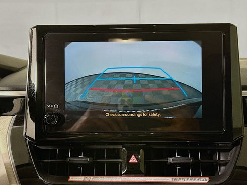 Used 2025 Toyota Corolla LE FWD image 24