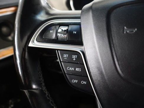 Used 2019 Lincoln Nautilus Reserve image 20