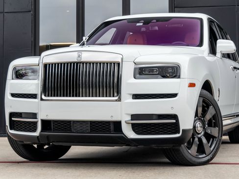 Used 2022 Rolls-Royce Cullinan image 6