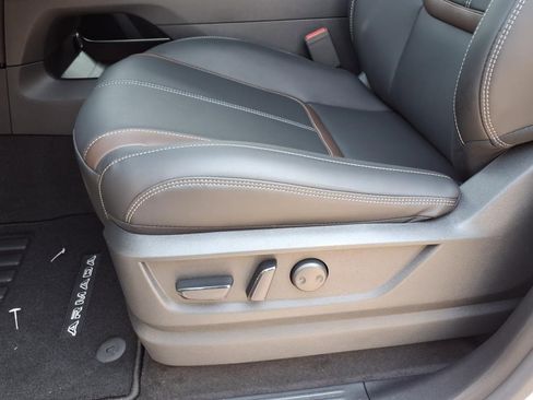 New 2025 Nissan Armada SL w/ Captain's Chari Seat Package image 12