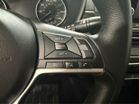 Used 2023 Nissan Altima 2.5 SV FWD image 19
