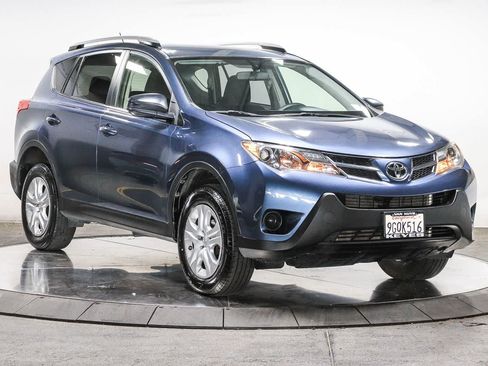 Used 2014 Toyota RAV4 LE FWD image 5