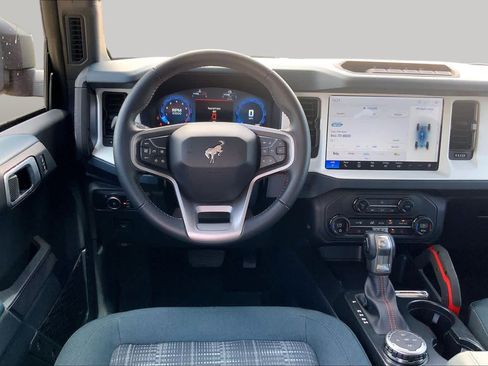 Used 2025 Ford Bronco Heritage Edition AWD/4WD image 5