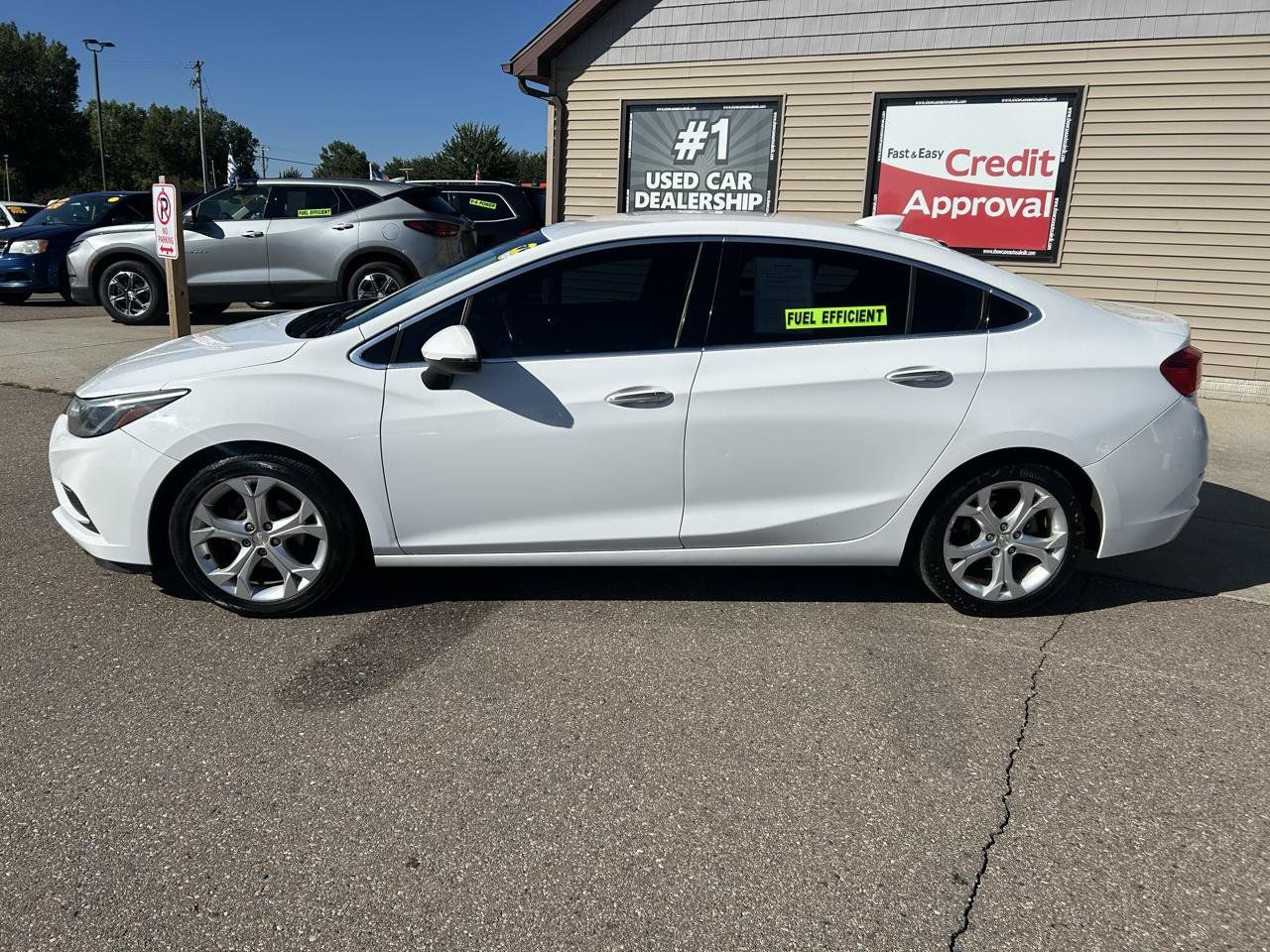 Used 2017 Chevrolet Cruze Premier FWD image 8