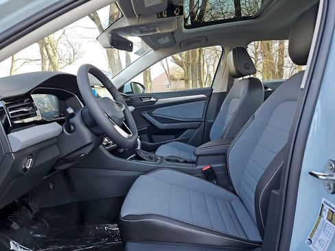 New 2026 Volkswagen Jetta SE image 12